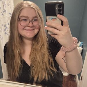 🌺 Meet your Posher 🌺